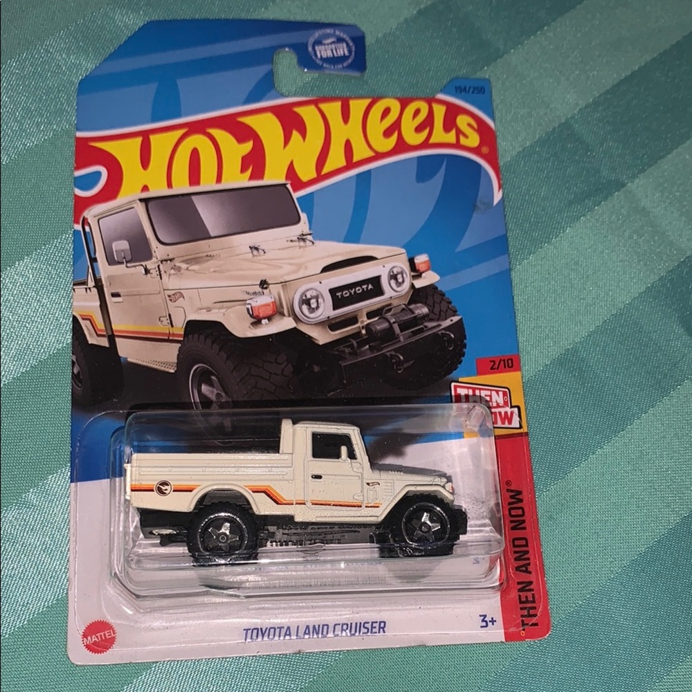 Treasure Hunt Toyota Land Cruiser Hot Wheels